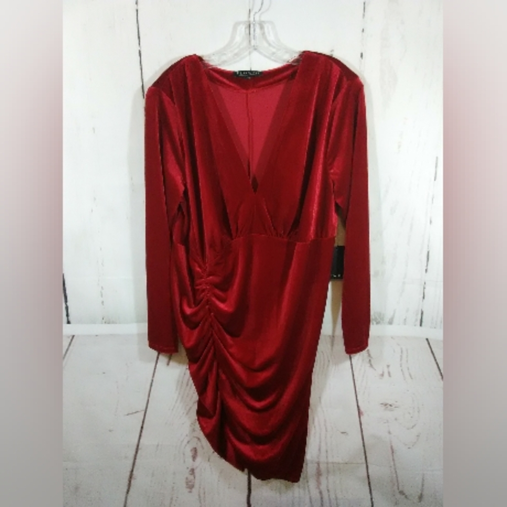 Eloquii Velvet Dress Red Side Ruched Plunge V-Neck Party Holiday‎ Form Fitting